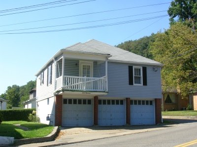 Two bedroom, one bathr and three car garage located at 313 Marland Heights Road single family rental home in Weirton WV by Orecchio Properties