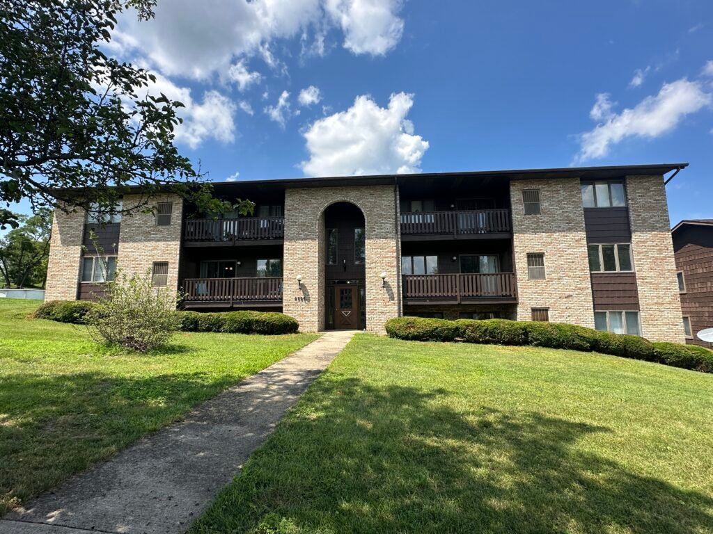 4516 Scioto Drive Steubenville Garden Apartments.  One and Two Bedroom Apartments in Country Club Hills 